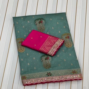 Sari de Seda Dola Pura de Lujo VASTRA COTTAGE con Bordado Meenakari Zari, Borde con Secuencia de Codificación y Blusa en Contraste - Product Image 1