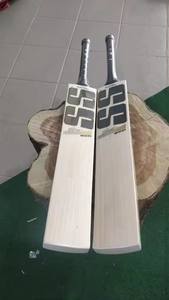 Superior Short Handle Lightweight English Willow Cricket <b>Bat</b> Sports Equipment in Wood Material - Product Image 4