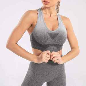 Conjunto de yoga personalizado para mujer, hecho con material de alta elasticidad para una mayor movilidad y comodidad duradera. - Product Image 5