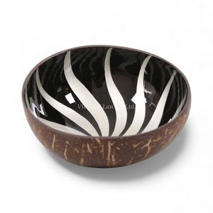 Cuenco de Coco con Madreperla, Lacado a Mano, Incrustaciones de Concha Natural, Decoración del Hogar Ecológica y Sostenible, Estilo Bohemio, Vietnam - Product Image 3