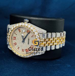 Reloj Único de Hip Hop con Dos Tonos y Moissanita, Completamente Adornado con Diamantes de Corte Brillante Redondo en Correa de Acero Inoxidable - Product Image 4