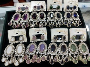 Vente chaude Or Vintage Ombre Cristal Boucles D'oreilles pour Femmes Western Boucles D'oreilles Élégant Vintage Style Boucle D'oreille Affichage - Product Image 4