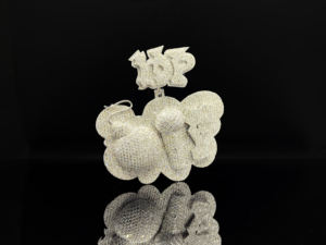 จี้ฮิปฮอปสแตนเลสสตีลสั่งทำพิเศษ ประดับเพชร CZ ระยิบระยับ งานผลิตแบบ OEM ชุบเงิน รุ่น Ice Legacy สำหรับทุกเพศ - Product Image 2