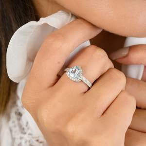 แหวนเพชรพลอยสีน้ำเงินเข้ม18K สำหรับผู้หญิงประดับอัญมณีสีทองขาวล้านล้านตัดเครื่องประดับออกแบบได้ตามต้องการสำหรับงานแต่งงาน - Product Image 2