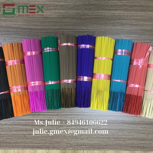 Bâtonnets d'encens de couleur avec bois coloré d'origine vietnamienne pour les rituels religieux et les diffuseurs d'aromathérapie - Product Image 1