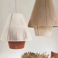 Lampes suspendues en osier d'intérieur faites à la main Farmhouse Design Rotin Pendentif Lumière Mode de télécommande en forme de chapeau-Vente en gros