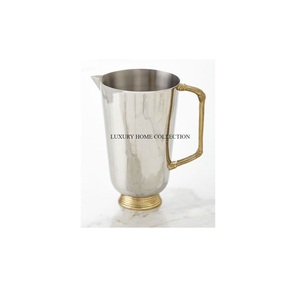 Pichet fantaisie de style vintage avec un savoir-faire élégant parfait pour les occasions de repas à la maison et les célébrations sociales - Product Image 5
