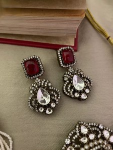 Conjunto de Aretes y Gargantilla de Moda Elegante Chapado en Oro Antiguo con Pedrería Polki Kundan para Bodas y Celebraciones de Aniversario - Product Image 3