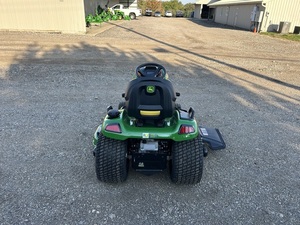 รถตัดหญ้าแบบนั่งขับ John Deere รุ่น Zero-Turn ใช้เครื่องยนต์เบนซิน พร้อมที่ตักด้านหน้า ระบบปล่อยหญ้าด้านหลัง ใบมีดตัดหญ้า 50 ใบ ทำจากอะลูมิเนียม ขนาด 25.4 ซีซี รุ่นปี 2025 สีเขียว - Product Image 4
