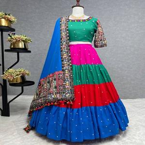 Secuencia de bordado de algodón pesado de último diseñador, trabajo Lahenga Choli de FabZone, ropa india y pakistaní - Product Image 5