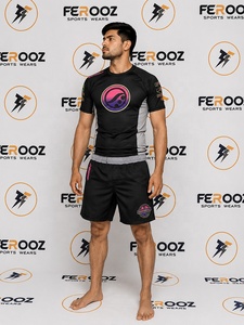 Tendance du moment : Rashguard unisexe Shayrol noir à manches courtes, personnalisé, avec logo coloré imprimé, séchage rapide, respirant et écologique - Product Image 4