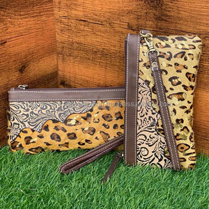 Nouveau Style réel fait à la main imprimé Animal métallisé fourrure cuir bracelet pochette vente chaude femmes conçu en relief impression pochette à fermeture éclair - Product Image 3