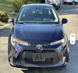 Toyota Corolla L FWD Turbo R21 d'occasion 2022 avec faible kilométrage, toit ouvrant panoramique et sièges en cuir, prêt pour l'expédition - Product Image 1