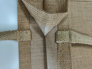 Vente en gros de sac fourre-tout en toile de jute naturelle bon marché avec logo personnalisé pour promotion de cadeau de mariage - Product Image 3