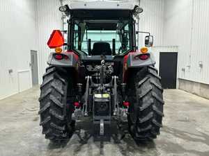 รถแทรกเตอร์ฟาร์ม Massey Ferguson 5711 4x4 ปี 2021 สภาพใหม่/มือสอง - 110 แรงม้า ประสิทธิภาพสูง ระบบเกียร์ขับเคลื่อนอเนกประสงค์ พร้อมปั๊มอเนกประสงค์ - Product Image 2