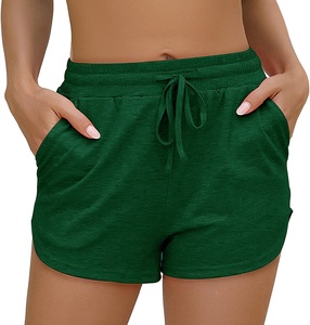 Bermuda en tissu doux de haute qualité pour femmes Short de survêtement athlétique décontracté avec cordon de serrage et poches Logo taille moyenne - Product Image 1