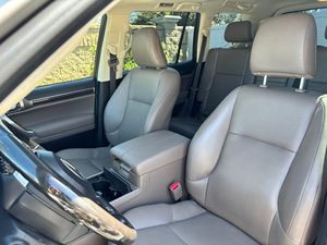 Lexus GX 460 V8 Turbo 2022 Sin Modificar, 4WD, Suspensión KDSS, Asientos de Cuero R21, Techo Panorámico, Tracción en las Cuatro Ruedas, Automático Izquierdo, ACC - Product Image 2