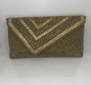 กระเป๋าปักลายหรูหราพร้อมสายรัดเอว - Product Image 1