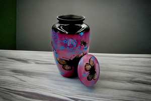 Urna de cremación de aluminio Contenedor conmemorativo Urnas de entierro de metal Diseño de mariposa encantadora Tamaño grande 26 cms de alto con bolsa de terciopelo - Product Image 3