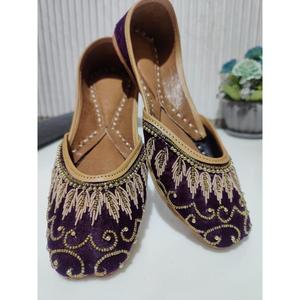 Chaussures pour femmes en cuir véritable fabriquées à la main broderie indienne traditionnelle mode tendance chaussures fêtes marche de haute qualité tout - Product Image 5