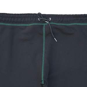 Chándal de punto de contraste con logotipo en relieve personalizado, forro polar negro con costuras verdes, Capucha forrada de satén, Sudadera con capucha y cremallera - Product Image 3