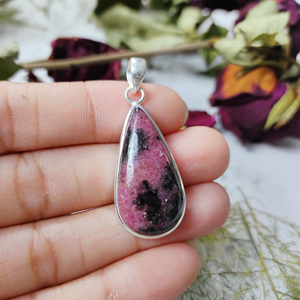 925พลอยโรโดไนท์รูปหยดน้ำจี้ทองชุบเครื่องประดับชั้นดีสำหรับคริสเตียน - Product Image 1