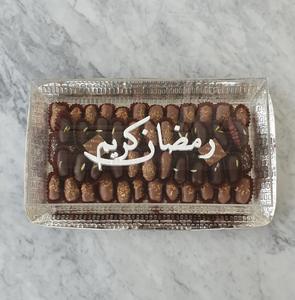 Elegante bandeja de chocolate dorado de diseño curvo, ideal para exhibir chocolates y mejorar la presentación de la mesa con función de servicio - Product Image 4