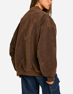 Chaqueta universitaria de cuero pesado para mujer, chaqueta universitaria de invierno de gran tamaño con logotipo bordado de chenilla personalizado - Product Image 3