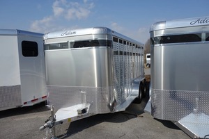 Vente flash Remorque pour bétail 2 chevaux avec logement Prix spécial Remorques agricoles pour volailles Transport semi-remorque - Product Image 2