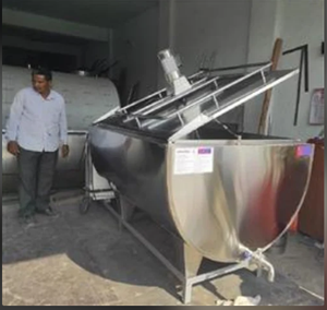 Refroidisseur de lait en vrac 1000 L avec moteur et pompe, haute productivité - Product Image 3