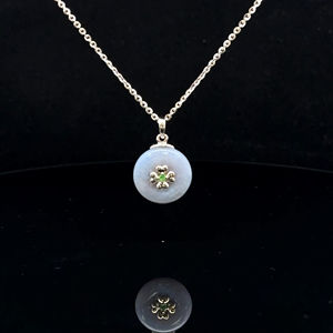 Pendentif tendance trèfle à quatre feuilles (Amour Espoir Foi Chance) en argent sterling avec pierre naturelle calcédoine tsavorite, fabriqué en Chine - Product Image 1