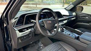 2023 Cadillac Escalade V-Series 6.2L V8 suralimenté à quatre roues motrices automatique SUV/Crossover - Product Image 3