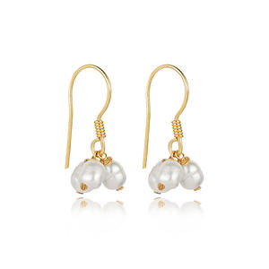 Boucles d'oreilles à crochet plaquées or avec triple perle, tendance, fabriquées à la main en Turquie, bijoux en argent sterling 925 pour les fêtes et les cadeaux - Product Image 2