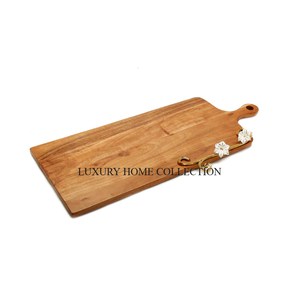 Tabla de cortar de madera duradera con bordes redondeados perfecta para evitar daños a los cuchillos durante las tareas de preparación de alimentos - Product Image 5
