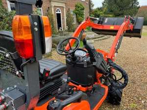 Kubota BX231 Tracteur compact diesel 23HP Tracteur sous-compact polyvalent pour l'aménagement paysager - Product Image 2
