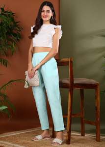 Pantalon en coton bleu doux et respirant pour femmes, avec poche fonctionnelle, coupe régulière, conçu pour un usage quotidien, décontracté, de bureau, de voyage - Product Image 3