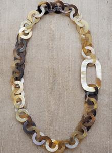 Collar de Lujo Hecho a Mano con Cuerno de Búfalo, Joyería Natural y Sostenible para Mujer, Alta Calidad - Product Image 2