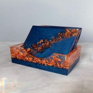 Ensemble de sous-verres en résine faits à la main avec des lignes géométriques modernes, tapis époxy parfaits pour la décoration élégante de la table à manger et du bureau - Product Image 3