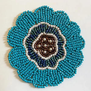 แผ่นรองแก้วลายดอกไม้ประดับลูกปัดทำมือ ดีไซน์หรูหรา สีม่วงไฮเดรนเยีย สำหรับตกแต่งบ้านและโต๊ะอาหาร - Product Image 4