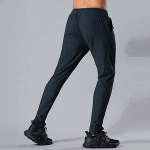 กางเกงผู้ชายคุณภาพพรีเมียม กางเกงวอร์มทรงหลวม น้ำหนักเบา เหมาะสำหรับโยคะ วิ่งออกกำลังกาย ใส่ลำลอง มีกระเป๋า กางเกงขายาวสุดฮิต - Product Image 3