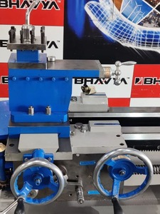 Máquina de torno de engranajes para trabajo pesado de 9 pies para torneado de metales de precisión, uso industrial en taller, operación estable de alto par - Product Image 2