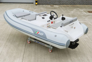 Embarcación de Trabajo AB Inflatables 330 Serie S de 90 CV con Motor Intraborda de Fibra de Vidrio y Propulsión a Chorro, Usada, Año 2023, con Remolque en Venta - Product Image 5