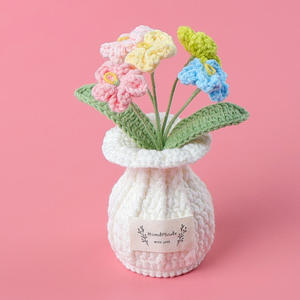 Ornements Cadeaux Faits Main en Crochet : Fleurs, Plantes, Tulipes, Tournesols, Papillons, Myosotis en Pot de Fleurs au Crochet - Product Image 3