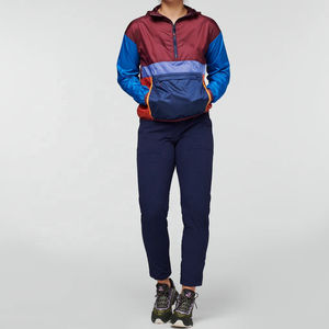 Veste coupe-vent matelassée décontractée pour femmes, grande taille, imperméable, en coton, avec capuche, logo personnalisable, fermeture éclair, hiver, sur mesure - Product Image 2