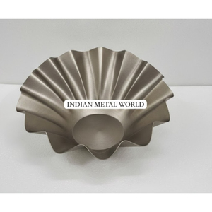 Bol à chocolat en métal créatif en gros, bol à dessert à volants, pour un usage domestique et hôtelier, par Indian Metal World - Product Image 1