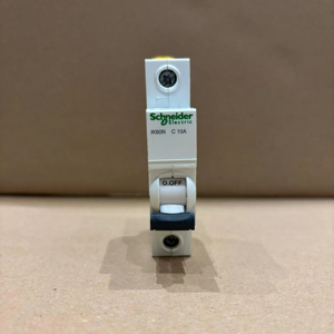 Schneider Acti 9 IK60N 1P 10A C Courbe MCB Disjoncteur à boîtier moulé miniature A9K27110 - Product Image 1