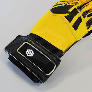 2024 Guantes de portero profesionales personalizados de alta calidad Guantes protectores de cuero para la venta en línea - Product Image 2