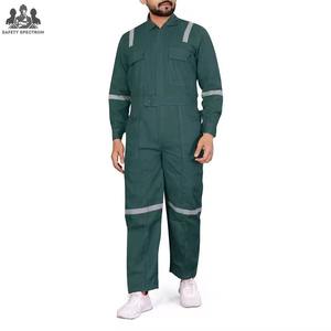 Combinaison de travail de sécurité jetable avec poignets élastiques, imperméable, respirante et confortable pour les salles blanches, l'usage médical et industriel - Product Image 1