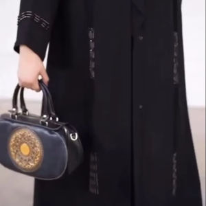 Robes de Dubaï traditionnelles formelles élégantes et modestes pour femmes Zardozi brodé à la main respirant Abayas de travail musulman traditionnel - Product Image 1