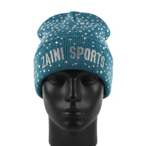 Gorro de Hombre de Alta Calidad, Material de Punto Acrílico, 280 GSM, Color Verde Azulado Sólido, Gorro Cálido con Logotipo de Cristal Termoadhesivo, Gorro Jacquard - Product Image 1